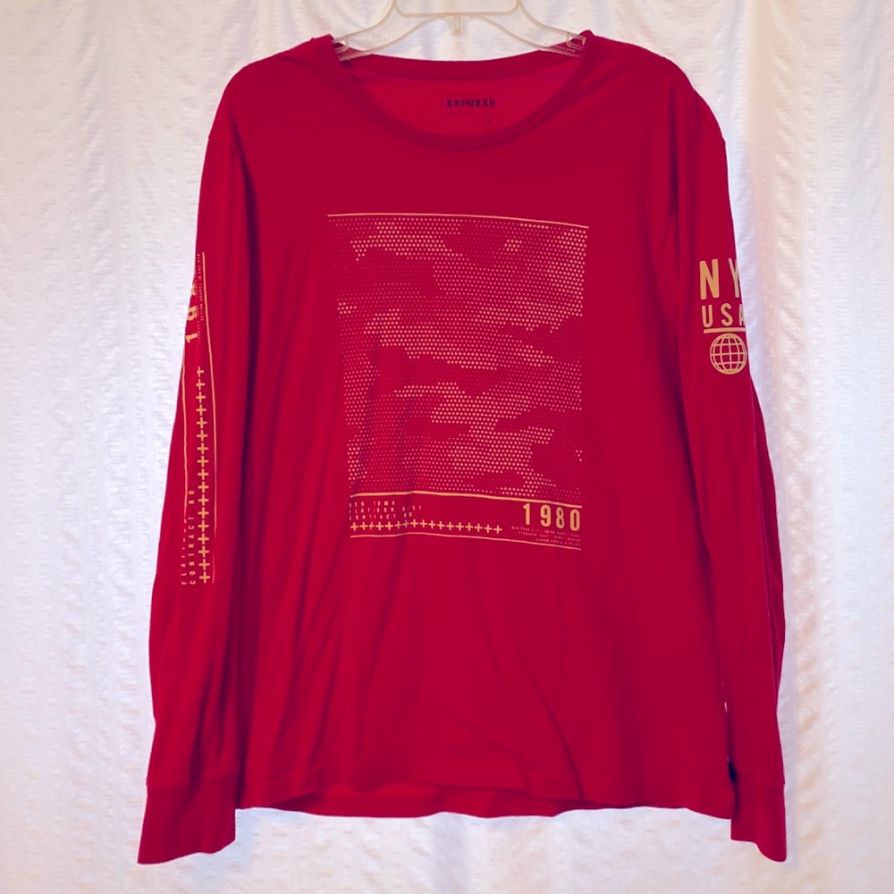 New condition mens long sleeve. Never worn.